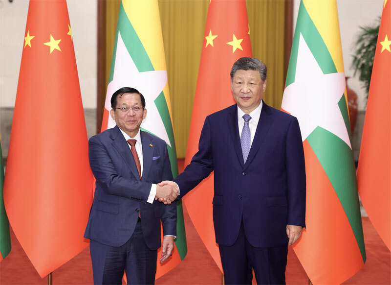 习近平同缅甸总统敏昂莱会谈